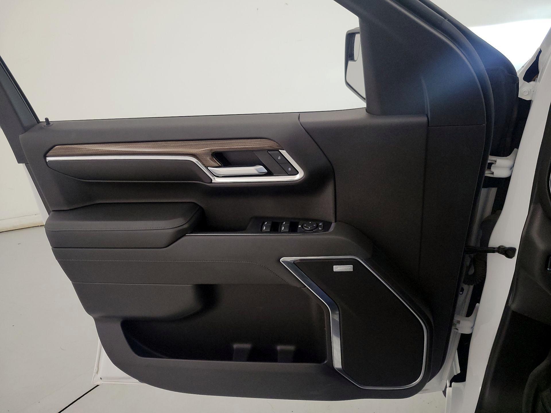 Thumbnail: 2022 Chevrolet Silverado 1500 - 12