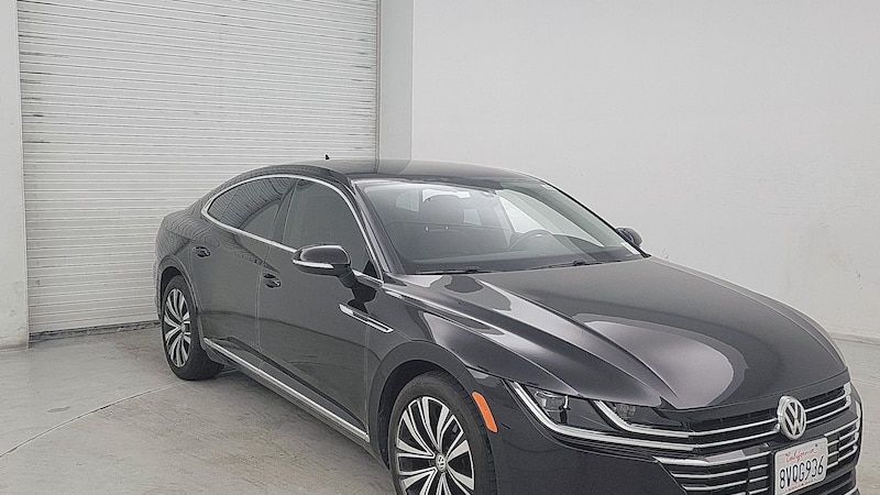 2019 Volkswagen Arteon SE Hero Image