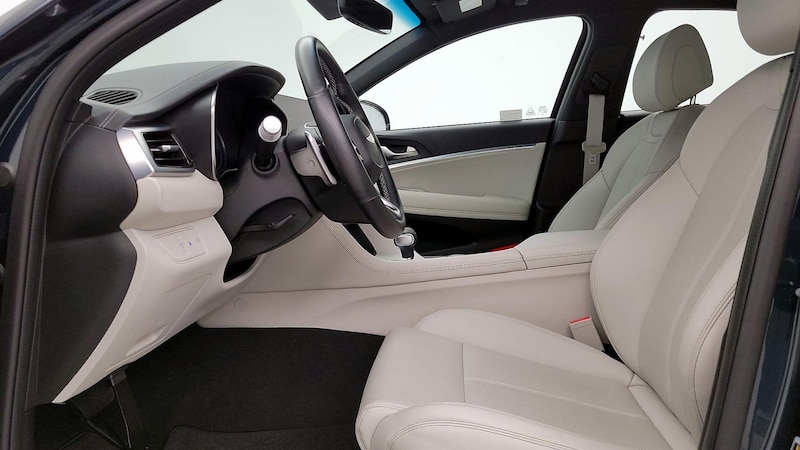 2025 Genesis G70  9