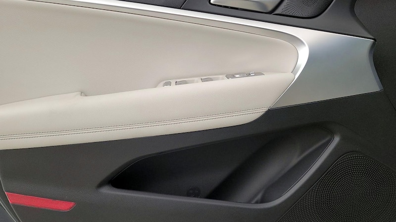2025 Genesis G70  10