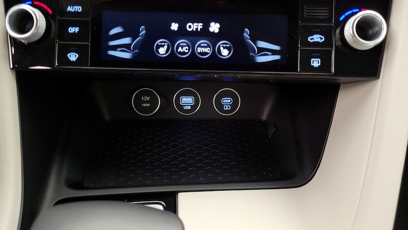 2025 Genesis G70  15