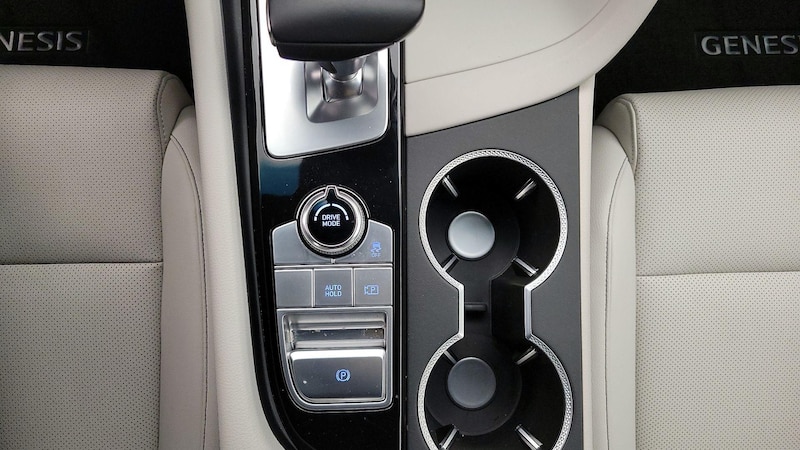 2025 Genesis G70  16