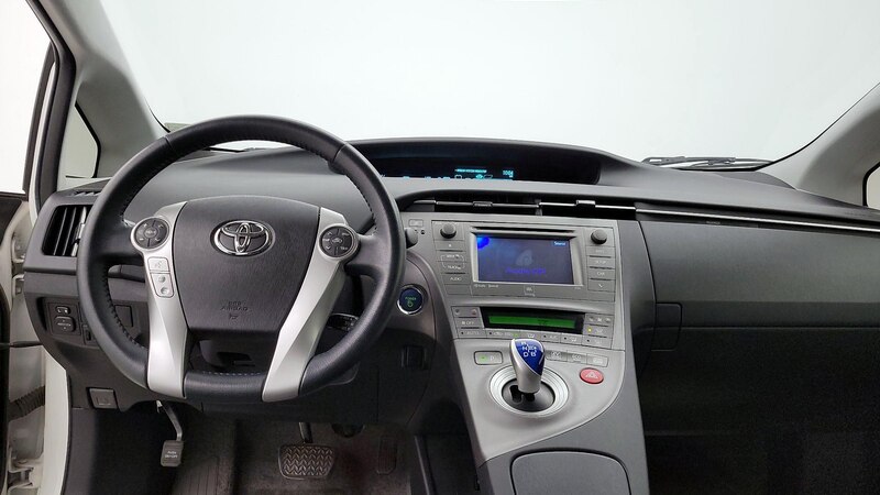 2013 Toyota Prius Four 9