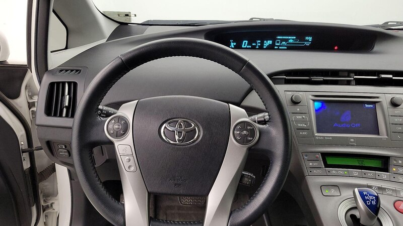 2013 Toyota Prius Four 10