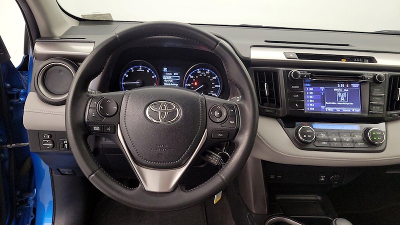 2017 Toyota RAV4 XLE 10