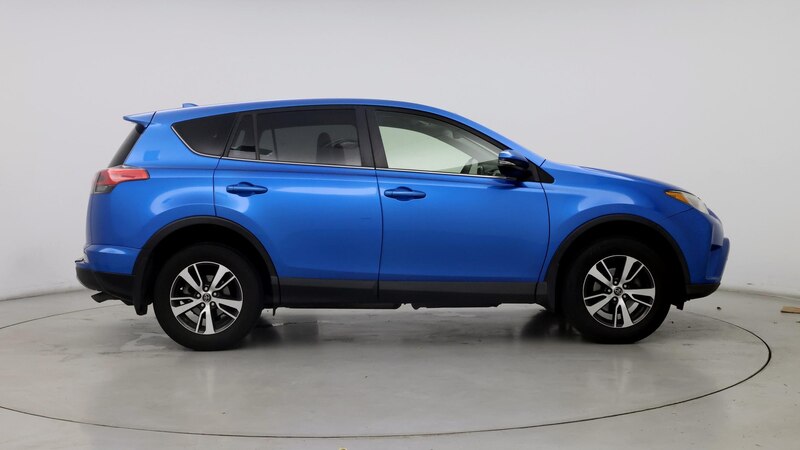 2017 Toyota RAV4 XLE 7