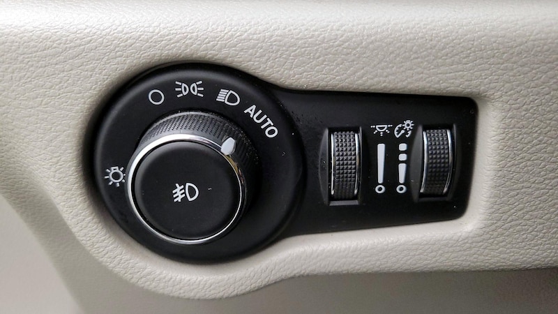 2018 Chrysler Pacifica L 11