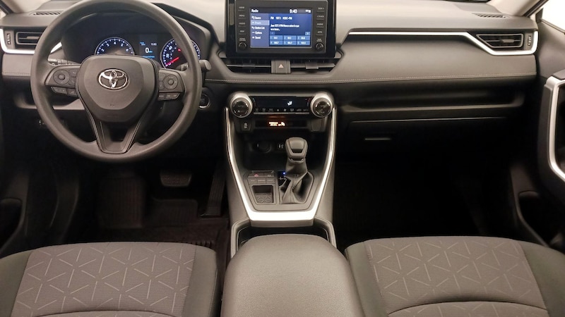 2019 Toyota RAV4 XLE 9