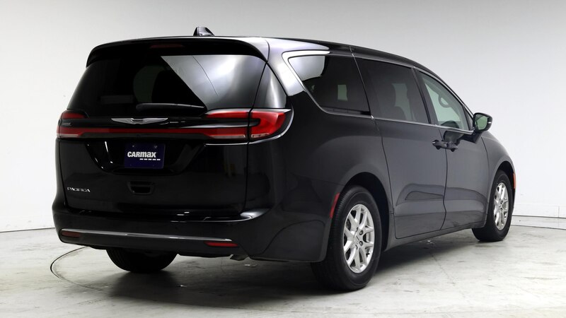 2024 Chrysler Pacifica Touring L 8