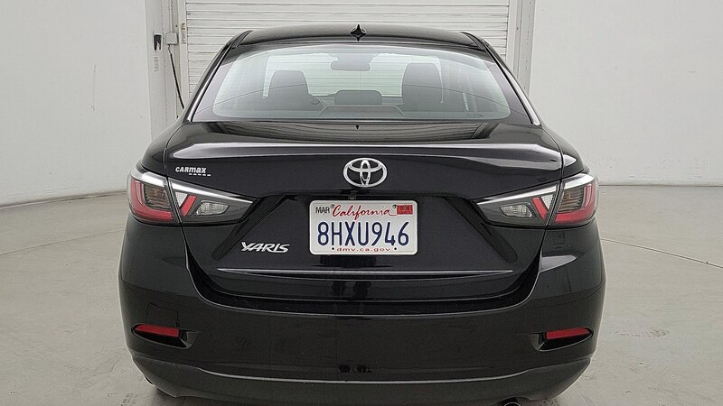 2019 Toyota Yaris L 6