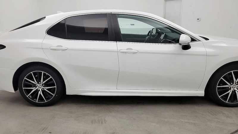 2023 Toyota Camry SE 4