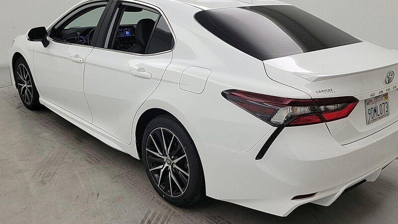 2023 Toyota Camry SE 7