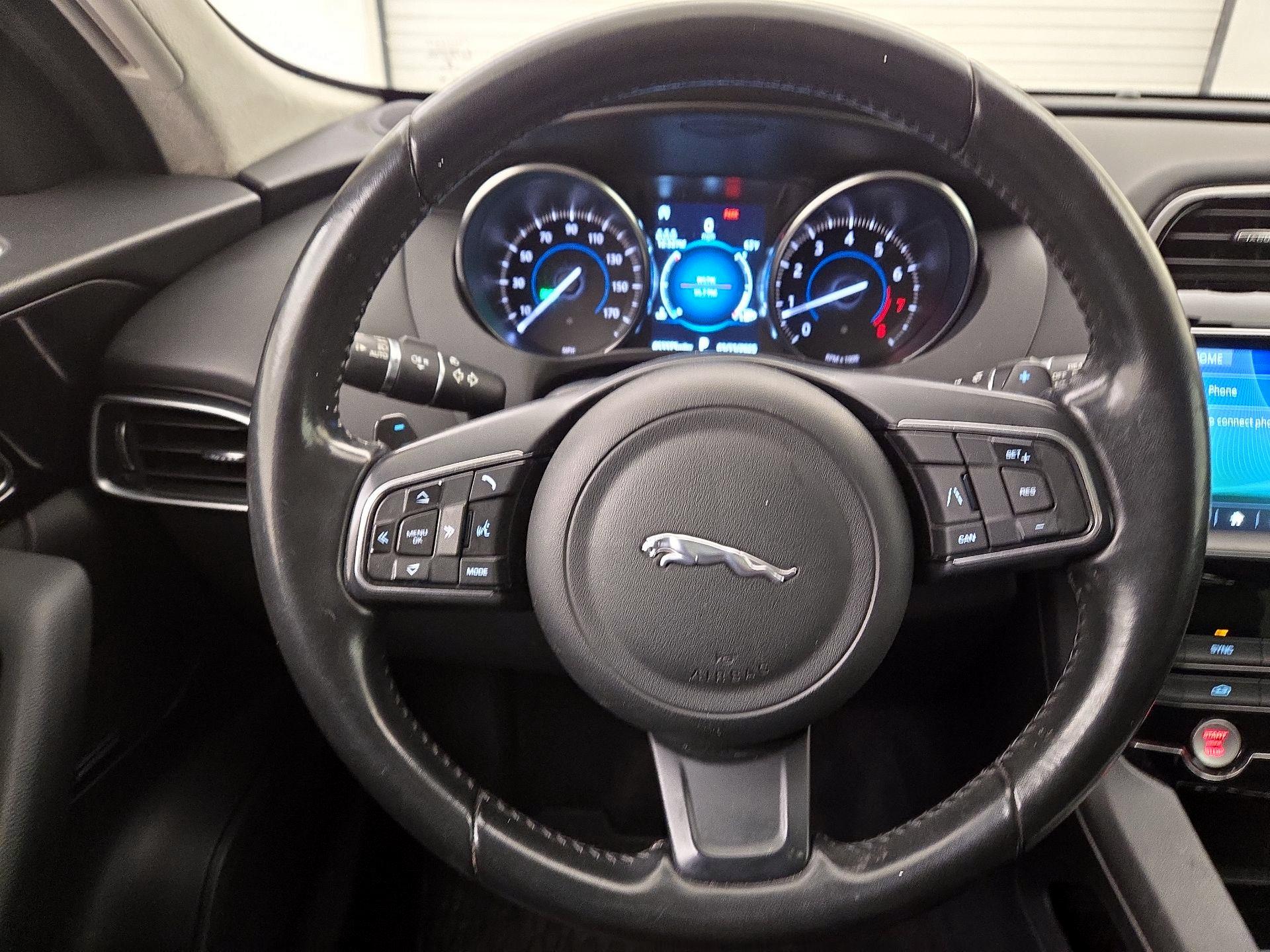 Thumbnail: 2019 Jaguar F-Pace - 10