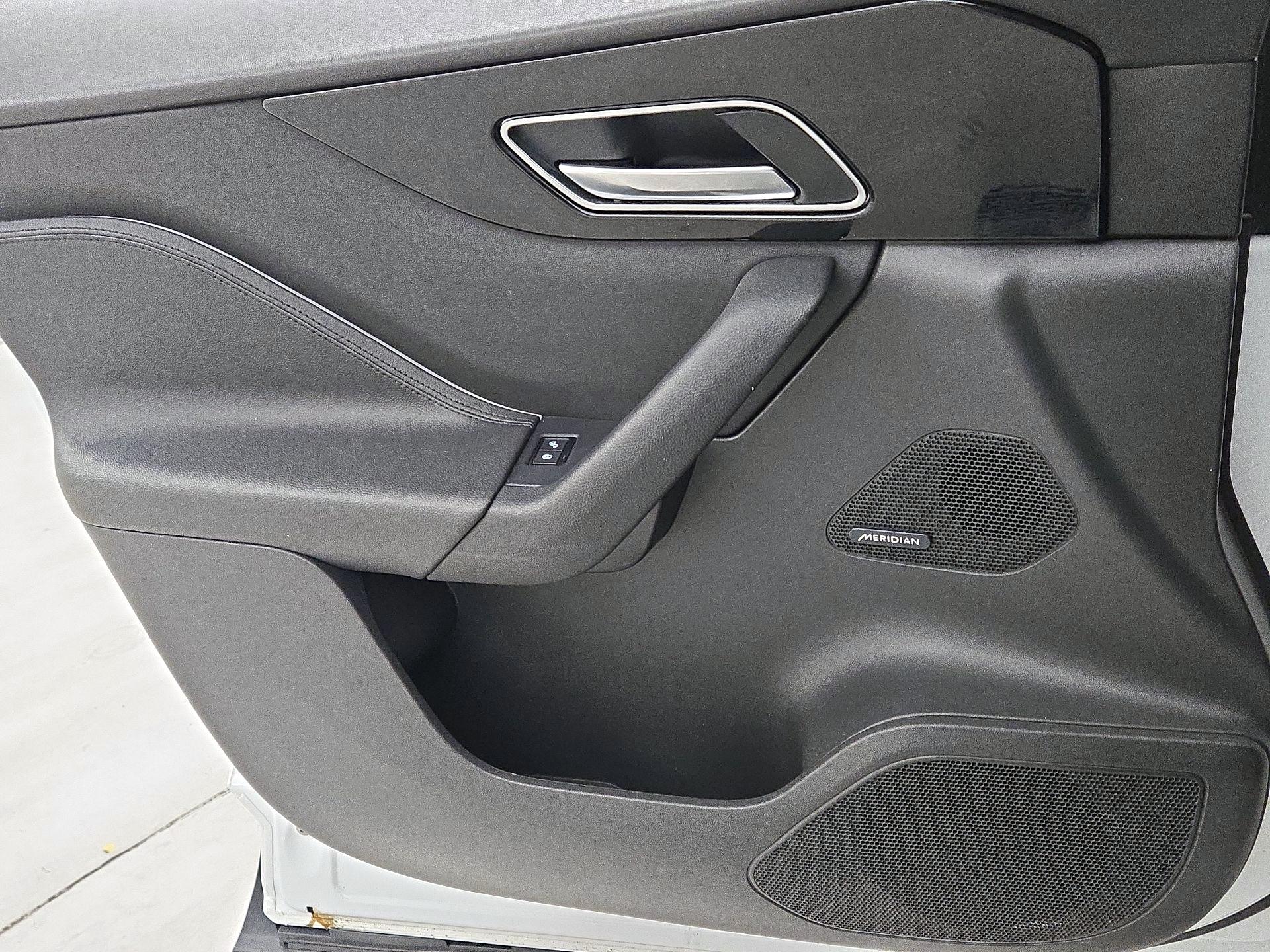 Thumbnail: 2019 Jaguar F-Pace - 12