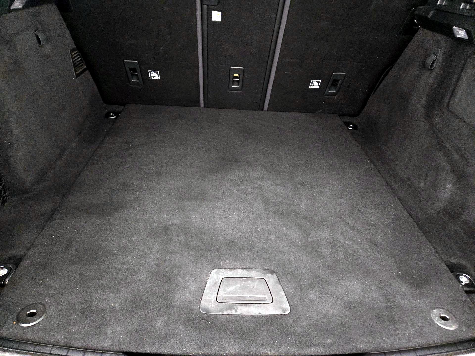 Thumbnail: 2019 Jaguar F-Pace - 18