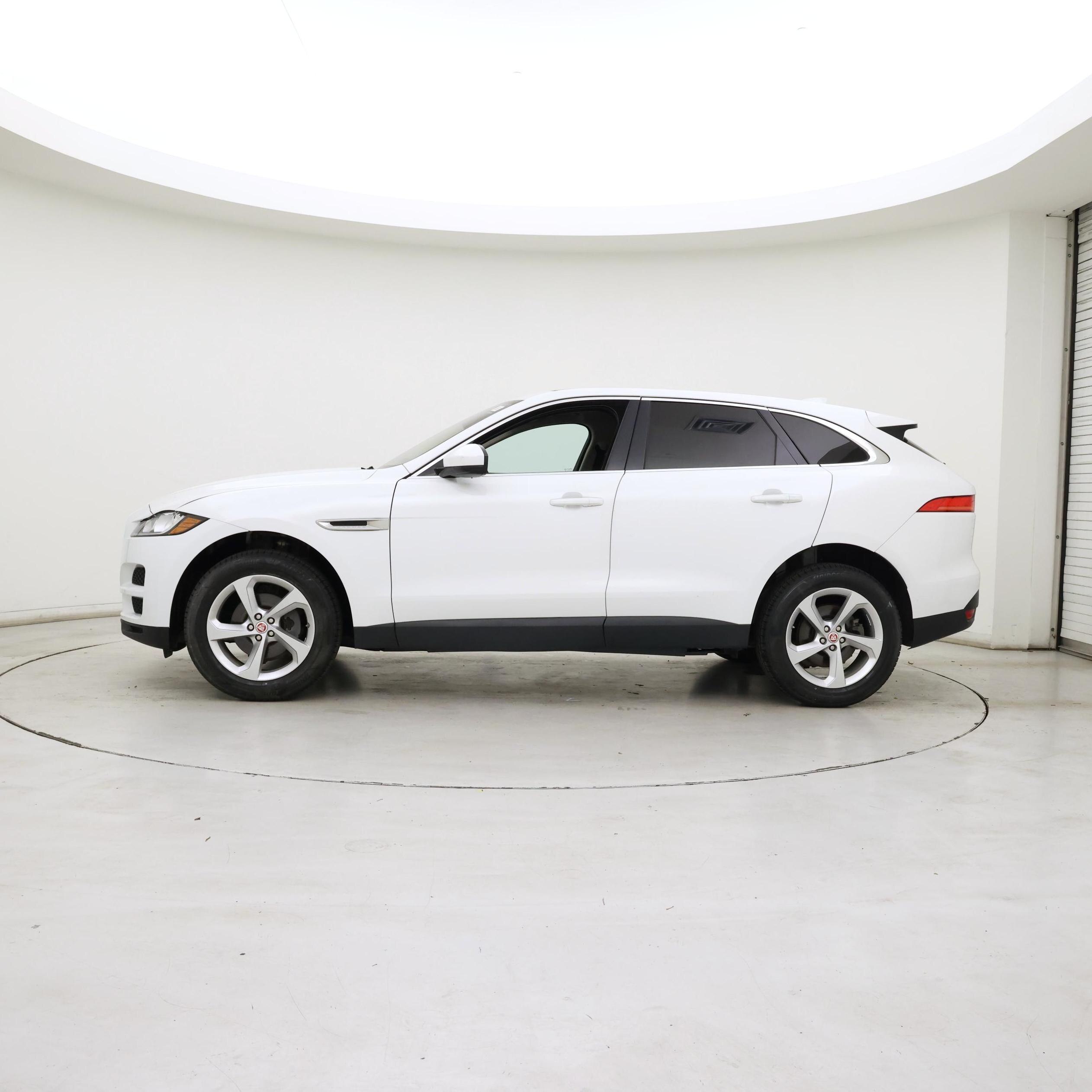 Thumbnail: 2019 Jaguar F-Pace - 3
