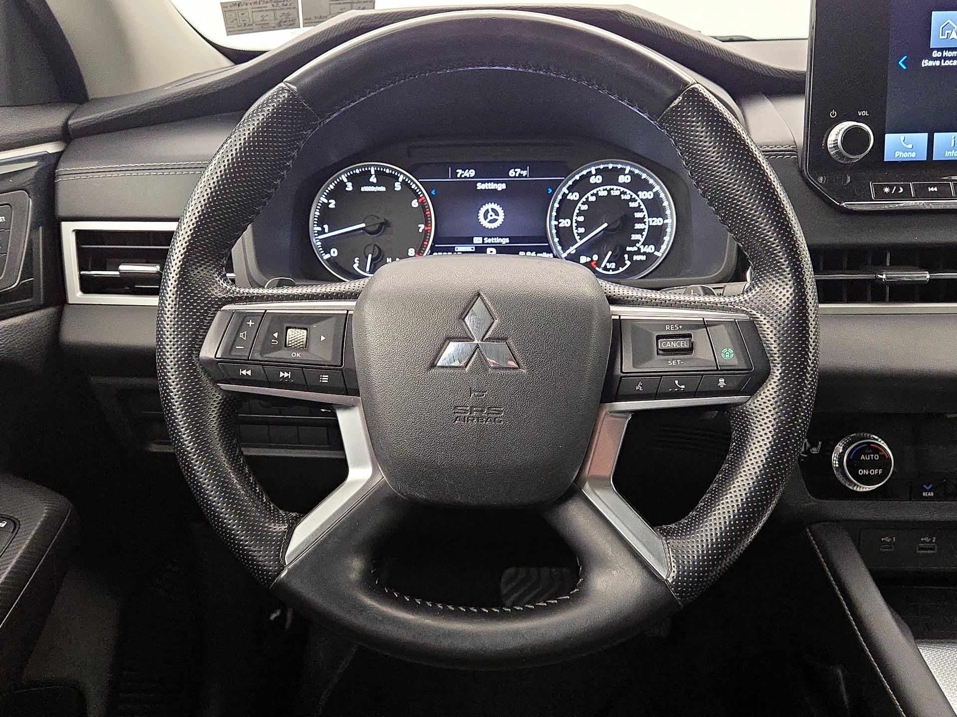 Thumbnail: 2022 Mitsubishi Outlander - 10