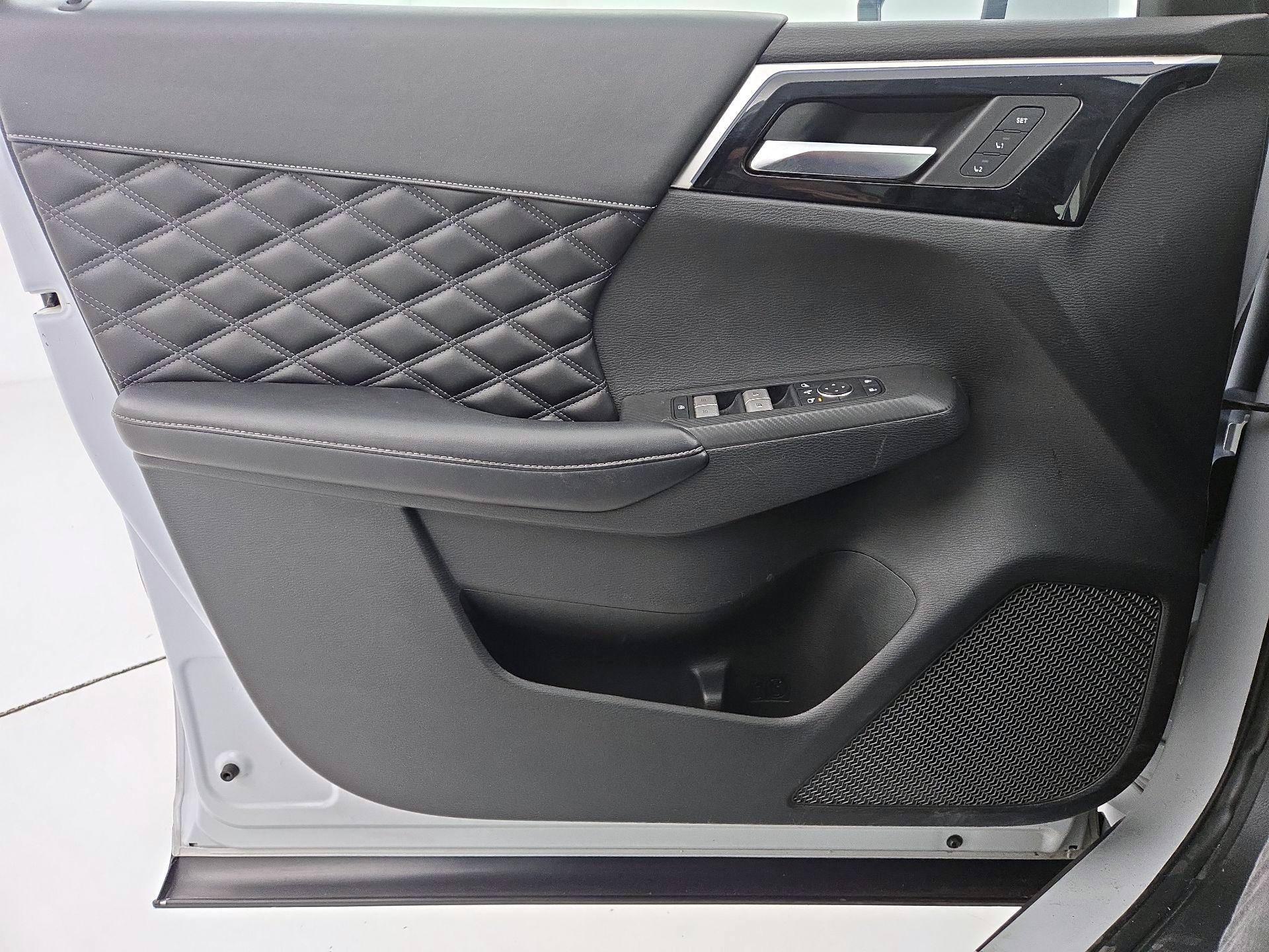 Thumbnail: 2022 Mitsubishi Outlander - 12