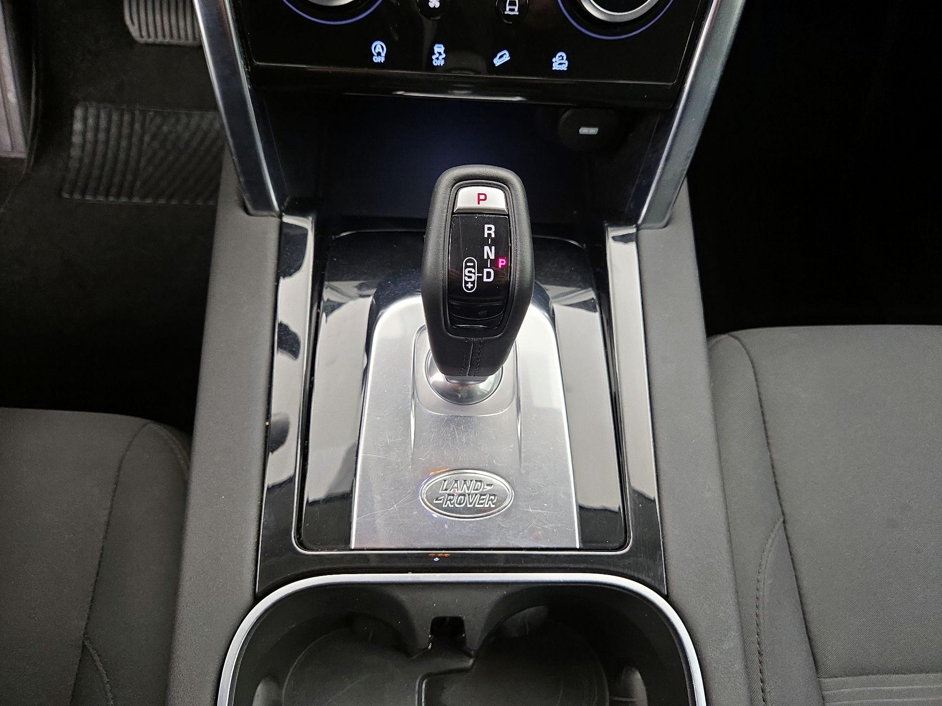 Thumbnail: 2020 Land Rover Discovery Sport - 17