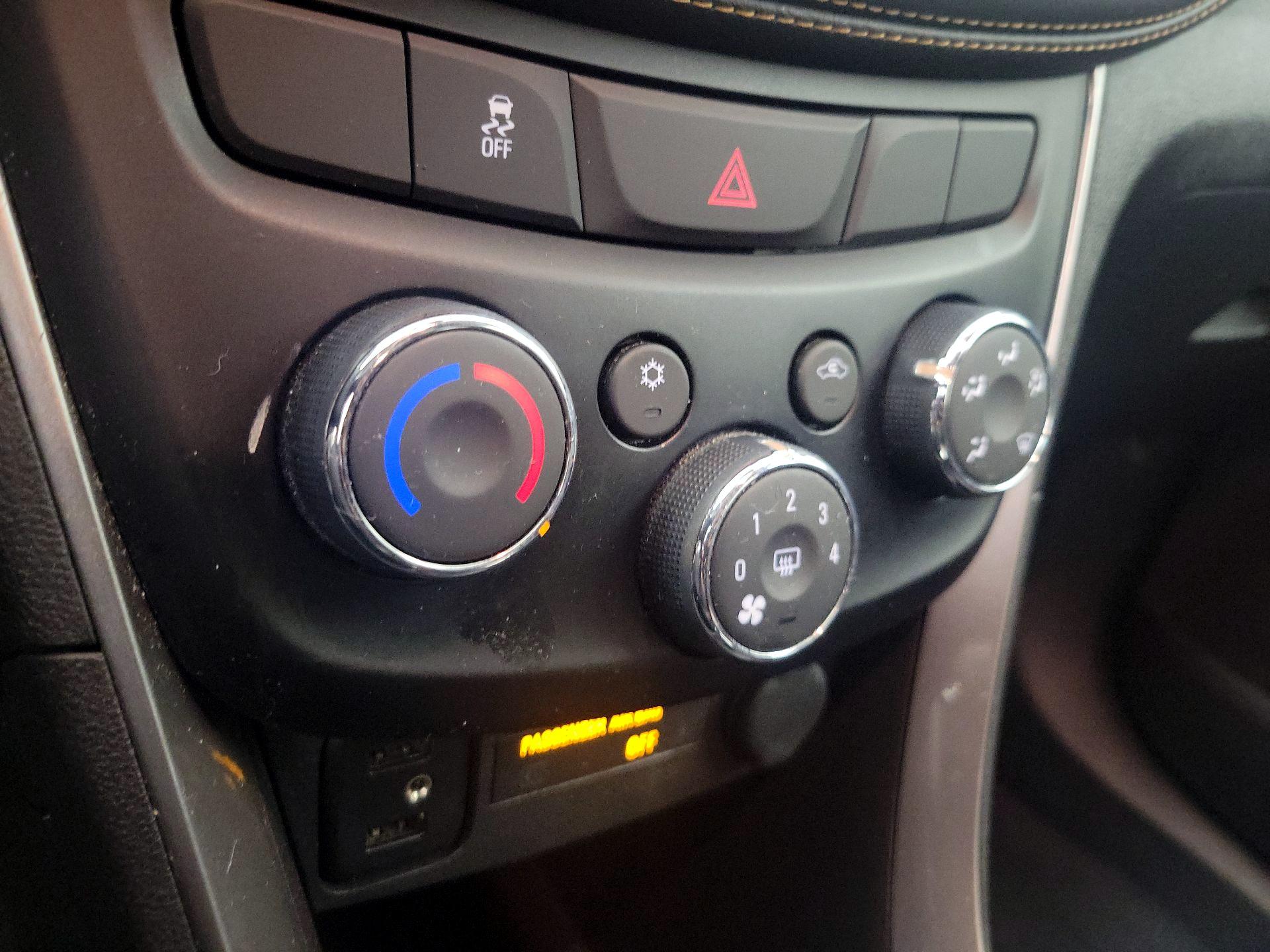 Thumbnail: 2019 Chevrolet Trax - 16
