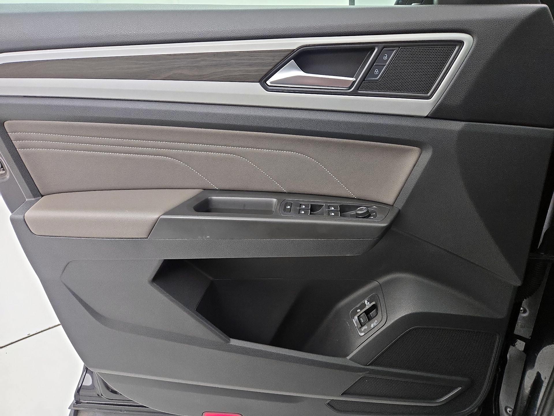 Thumbnail: 2022 Volkswagen Atlas - 12