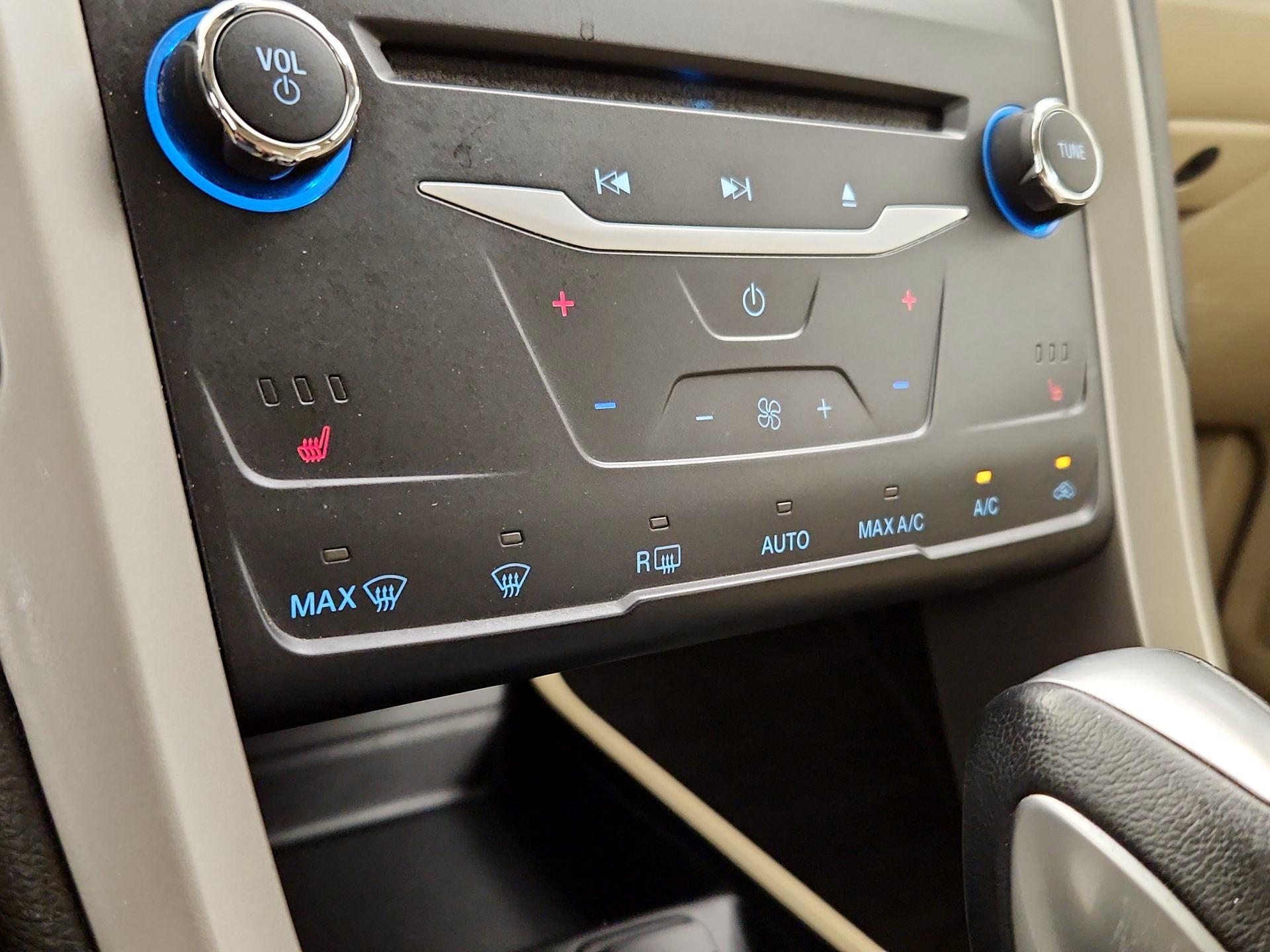 Thumbnail: 2015 Ford Fusion - 17