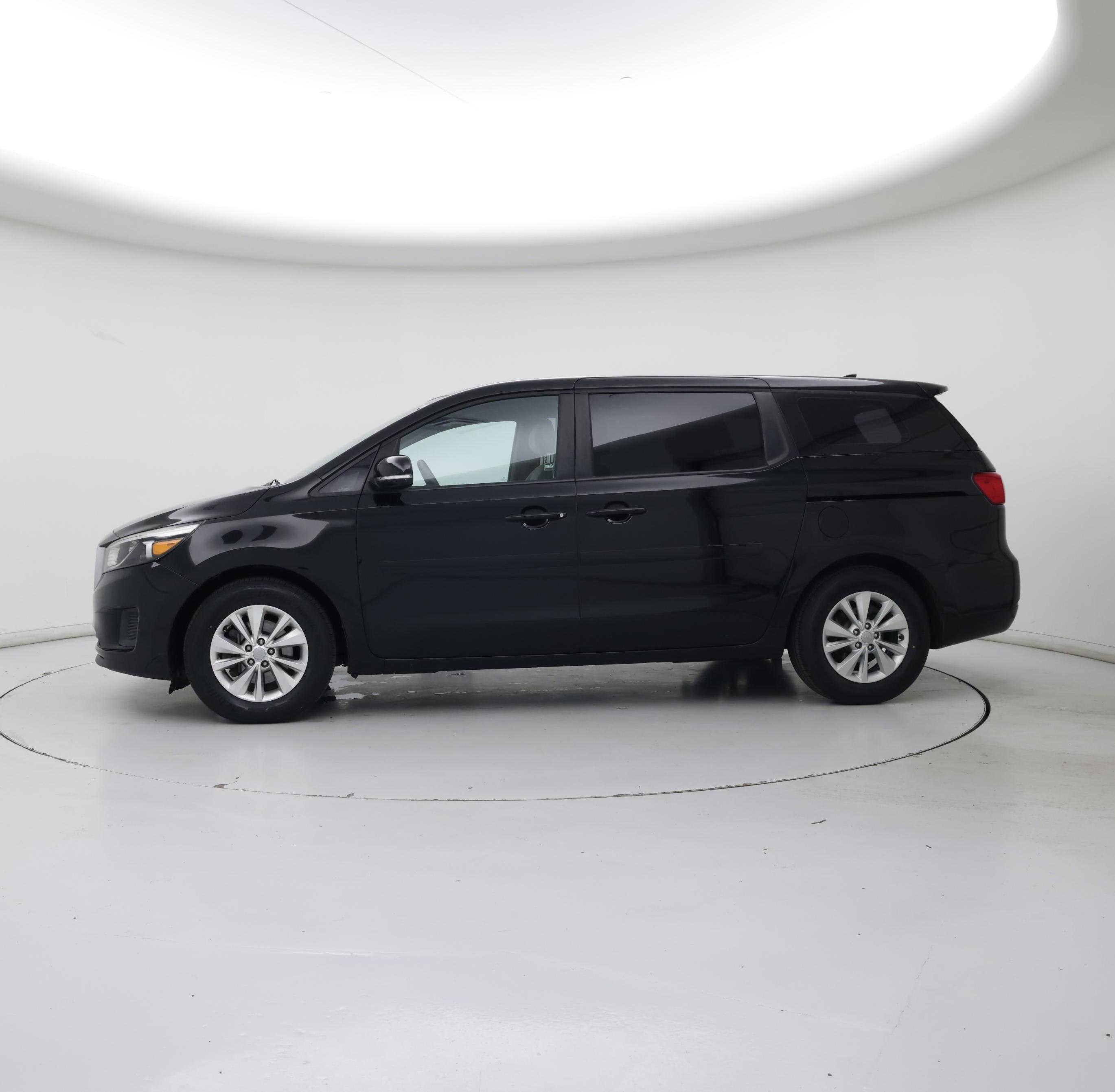 Thumbnail: 2017 Kia Sedona - 3