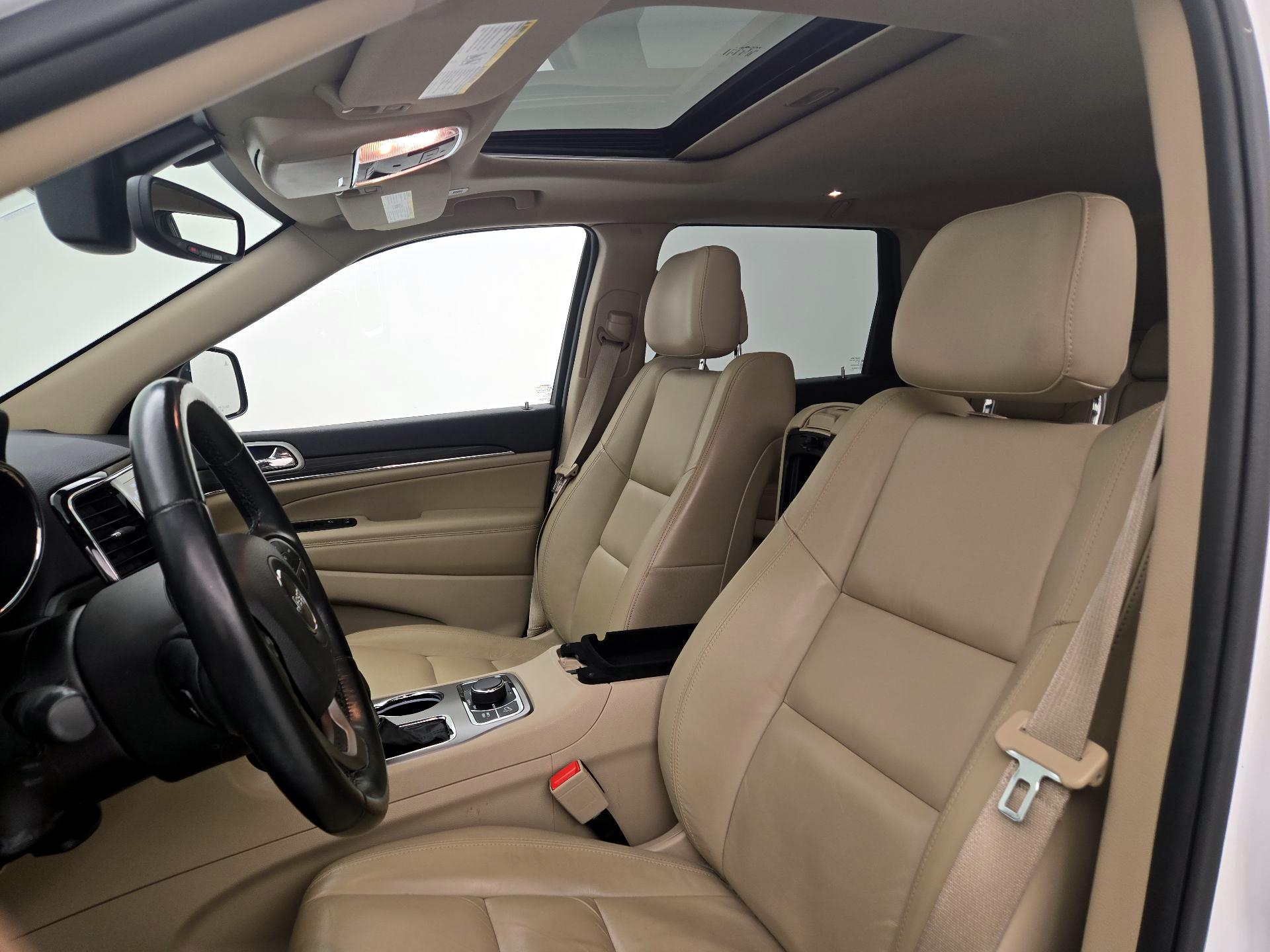 Thumbnail: 2021 Jeep Grand Cherokee - 20