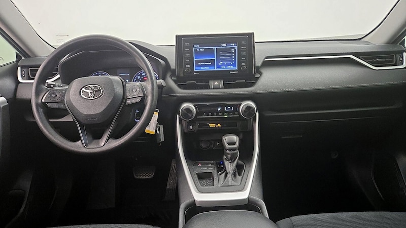 2021 Toyota RAV4 LE 9