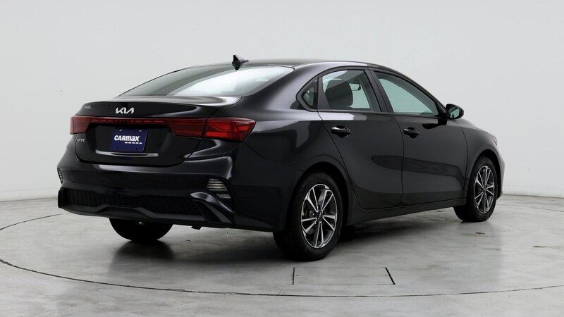 2023 Kia Forte LXS 8