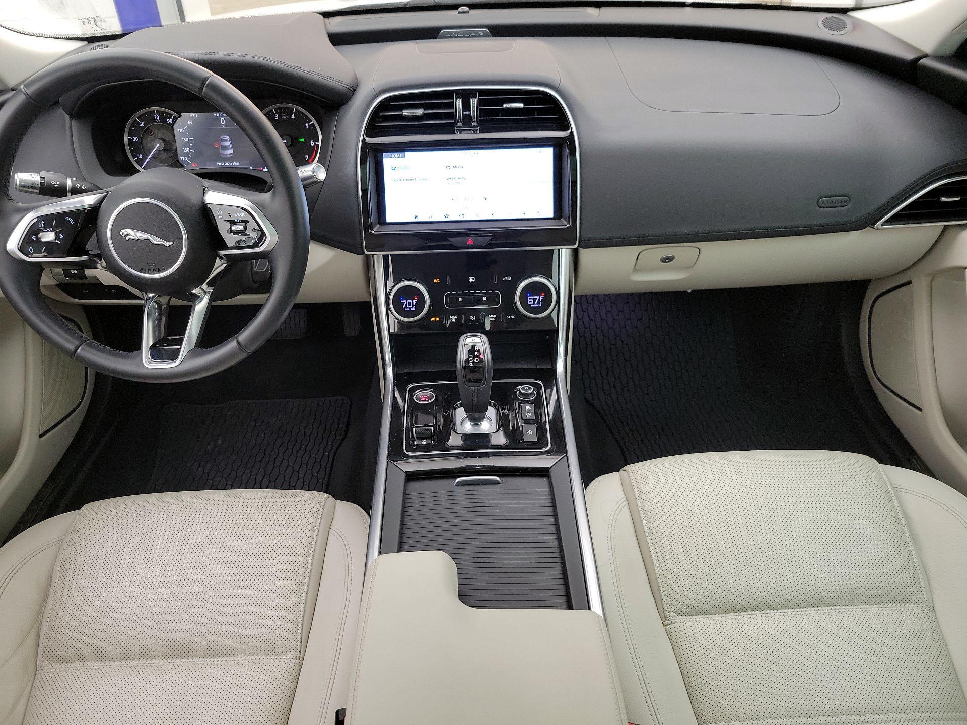 Thumbnail: 2020 Jaguar XE - 9