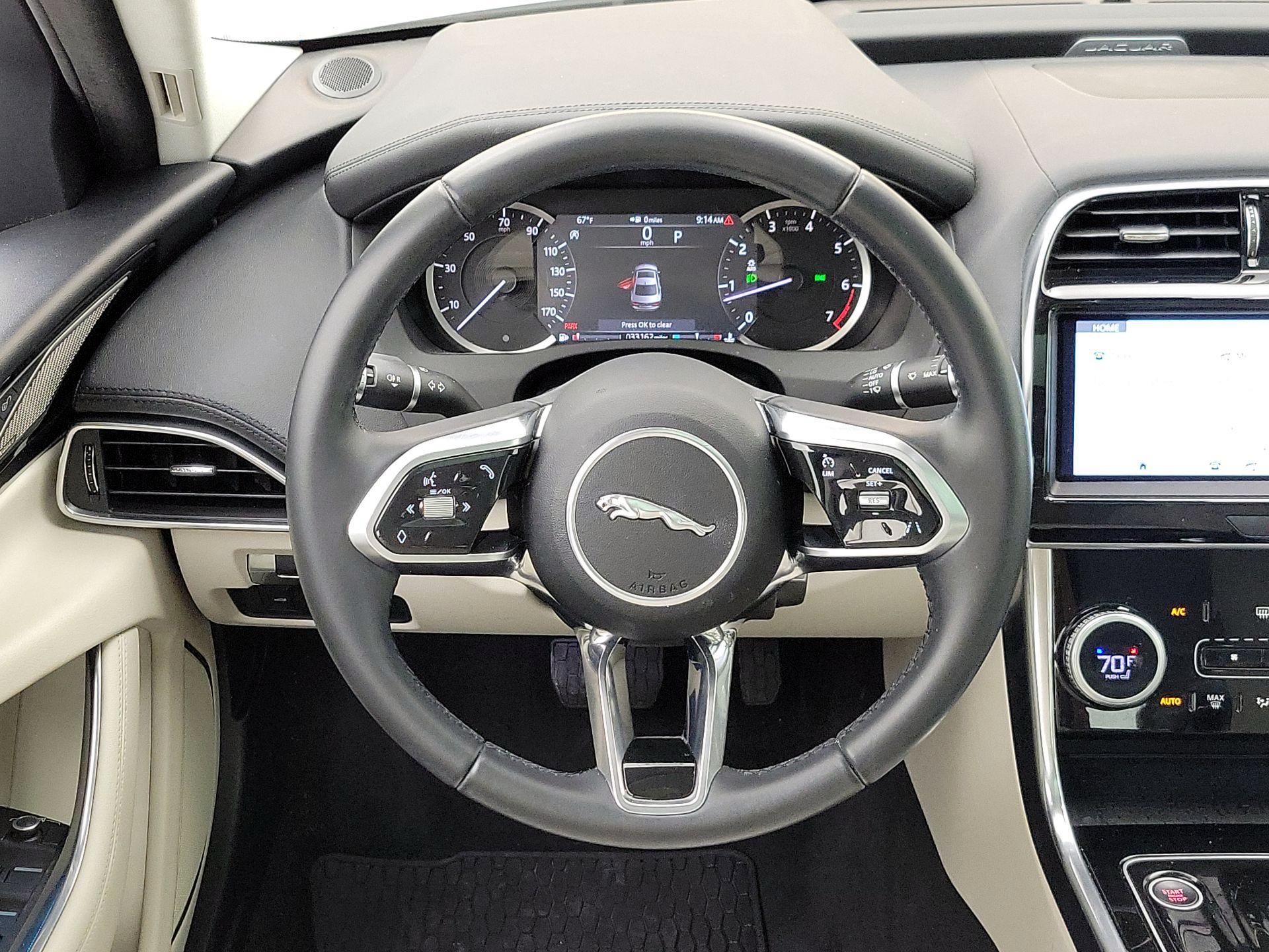Thumbnail: 2020 Jaguar XE - 10
