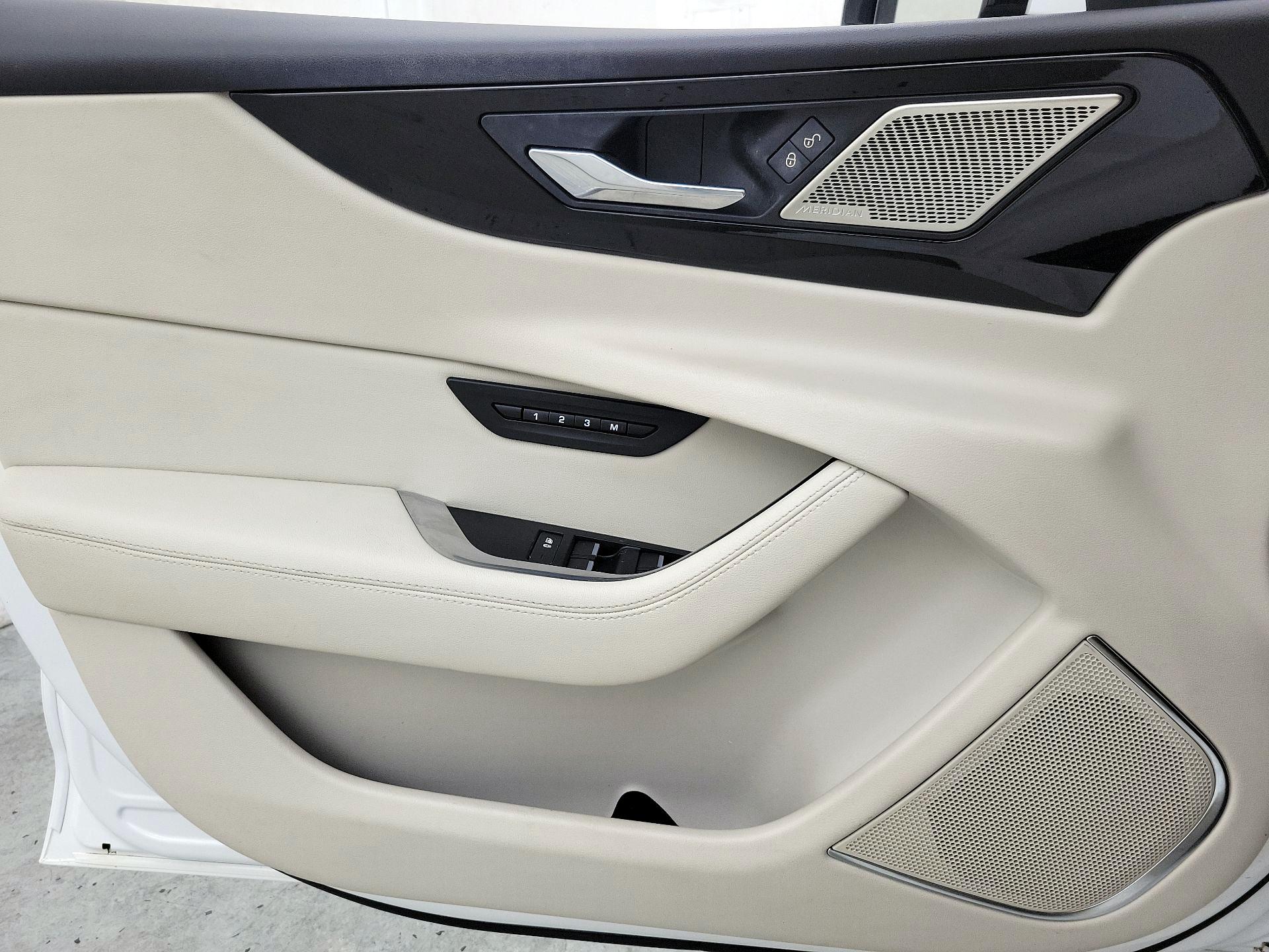 Thumbnail: 2020 Jaguar XE - 12