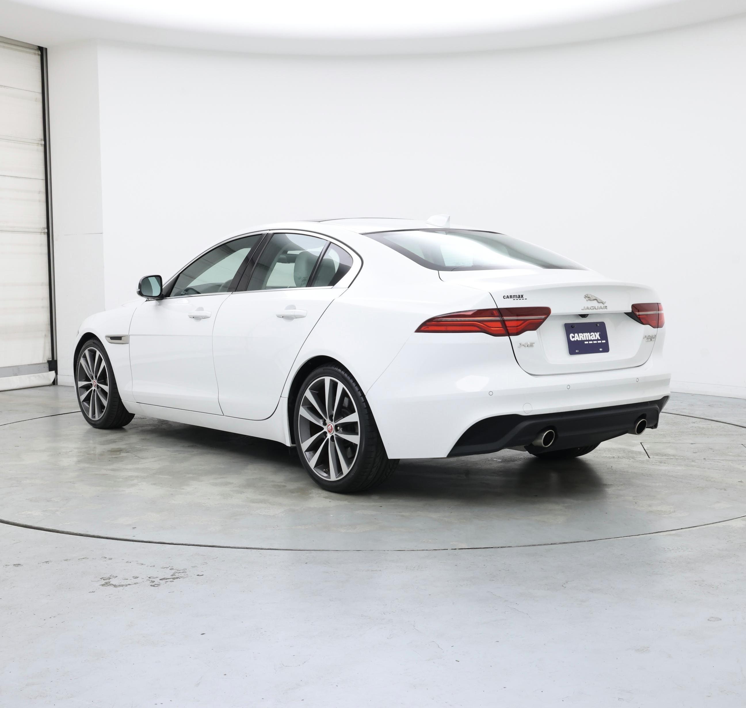 Thumbnail: 2020 Jaguar XE - 2