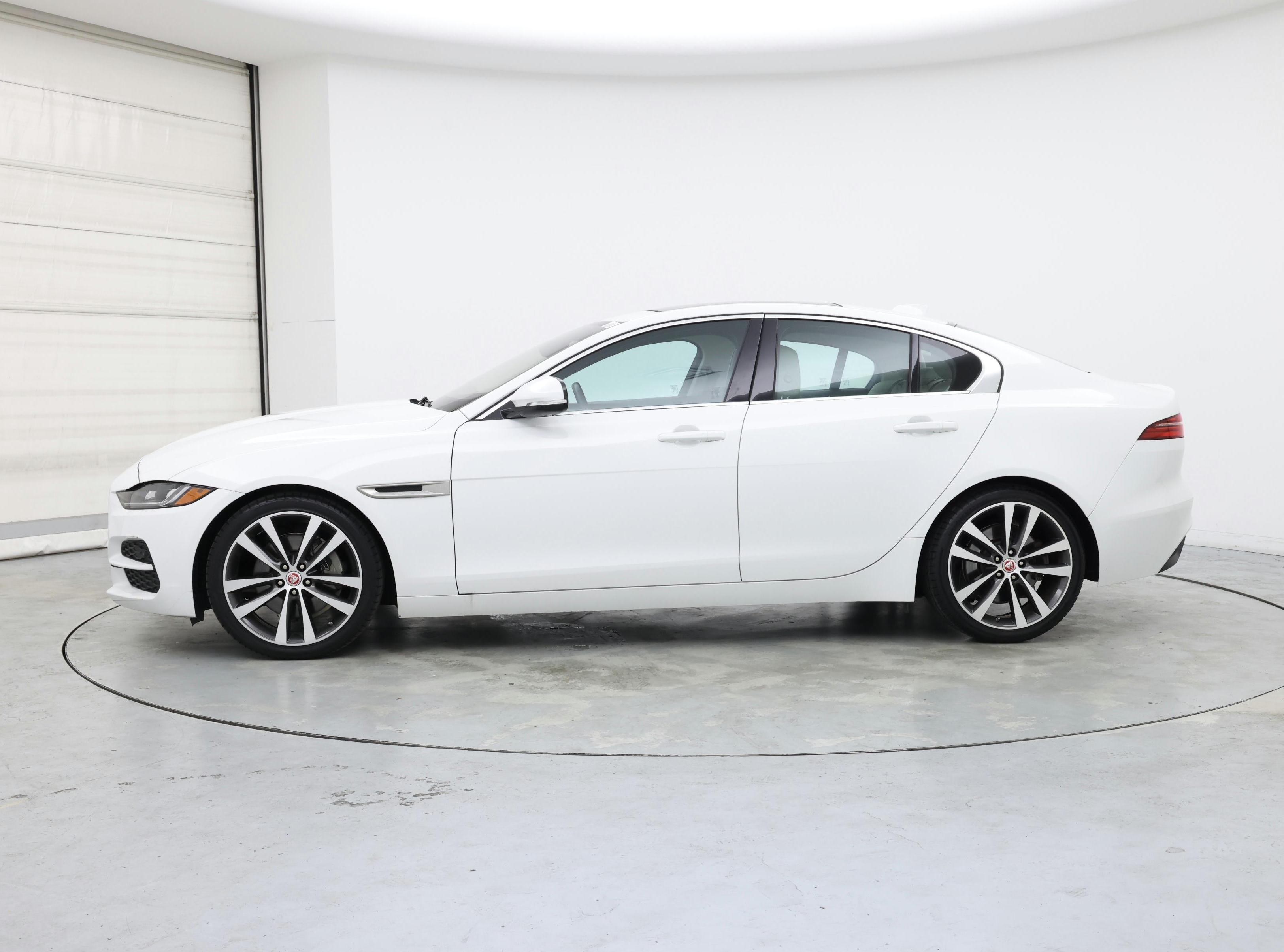 Thumbnail: 2020 Jaguar XE - 3