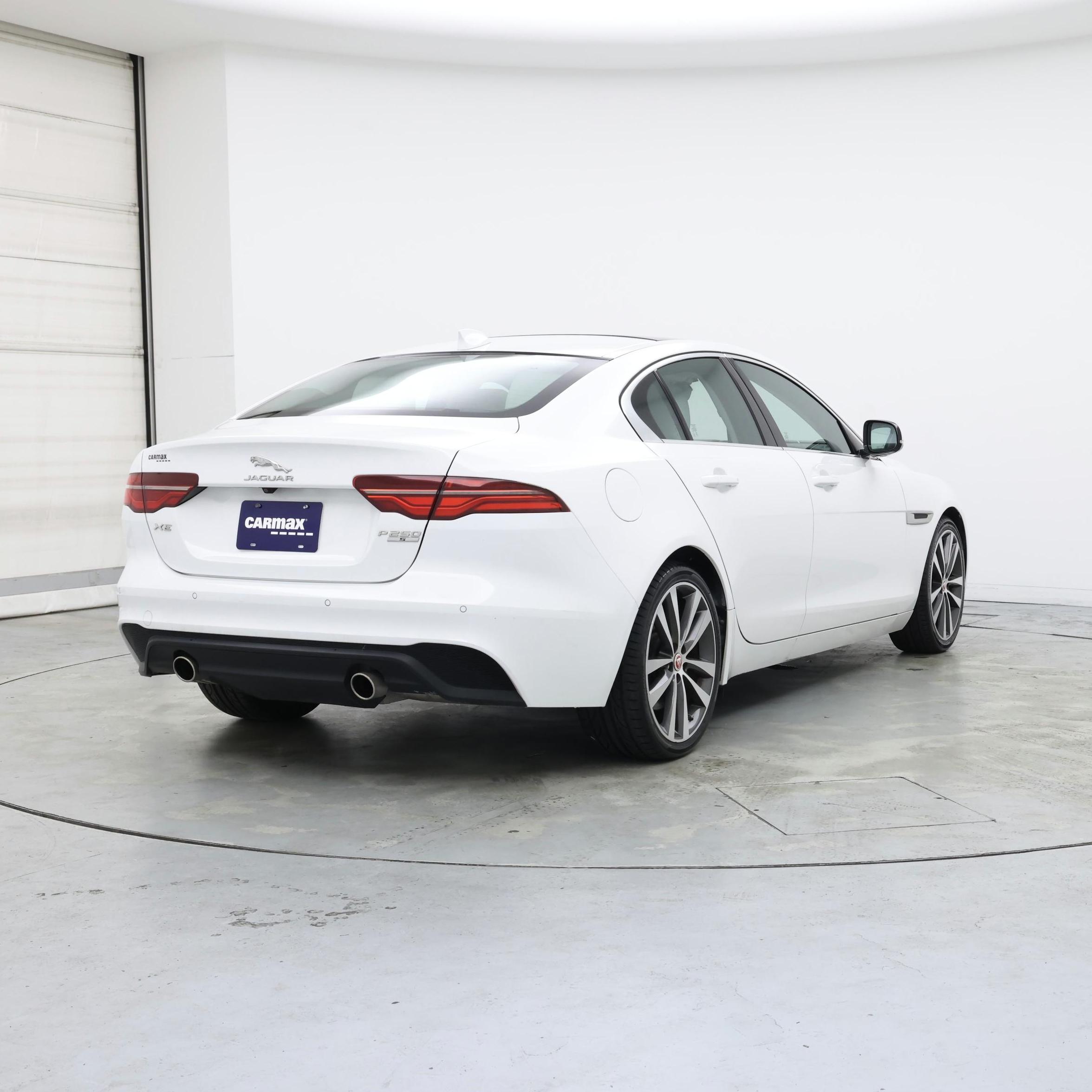 Thumbnail: 2020 Jaguar XE - 8