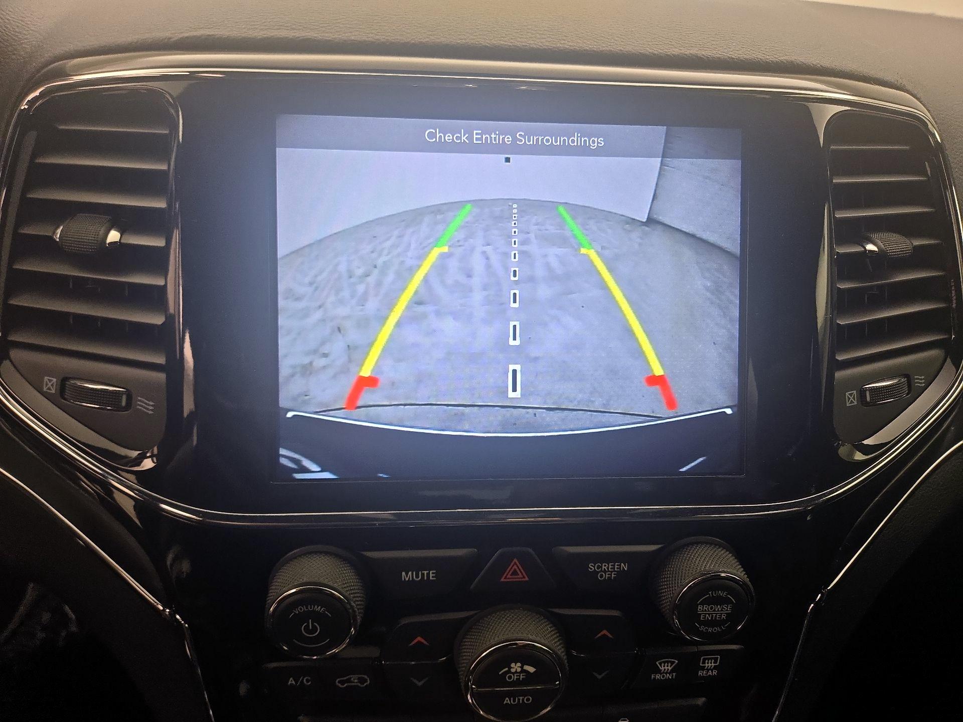 Thumbnail: 2019 Jeep Grand Cherokee - 15