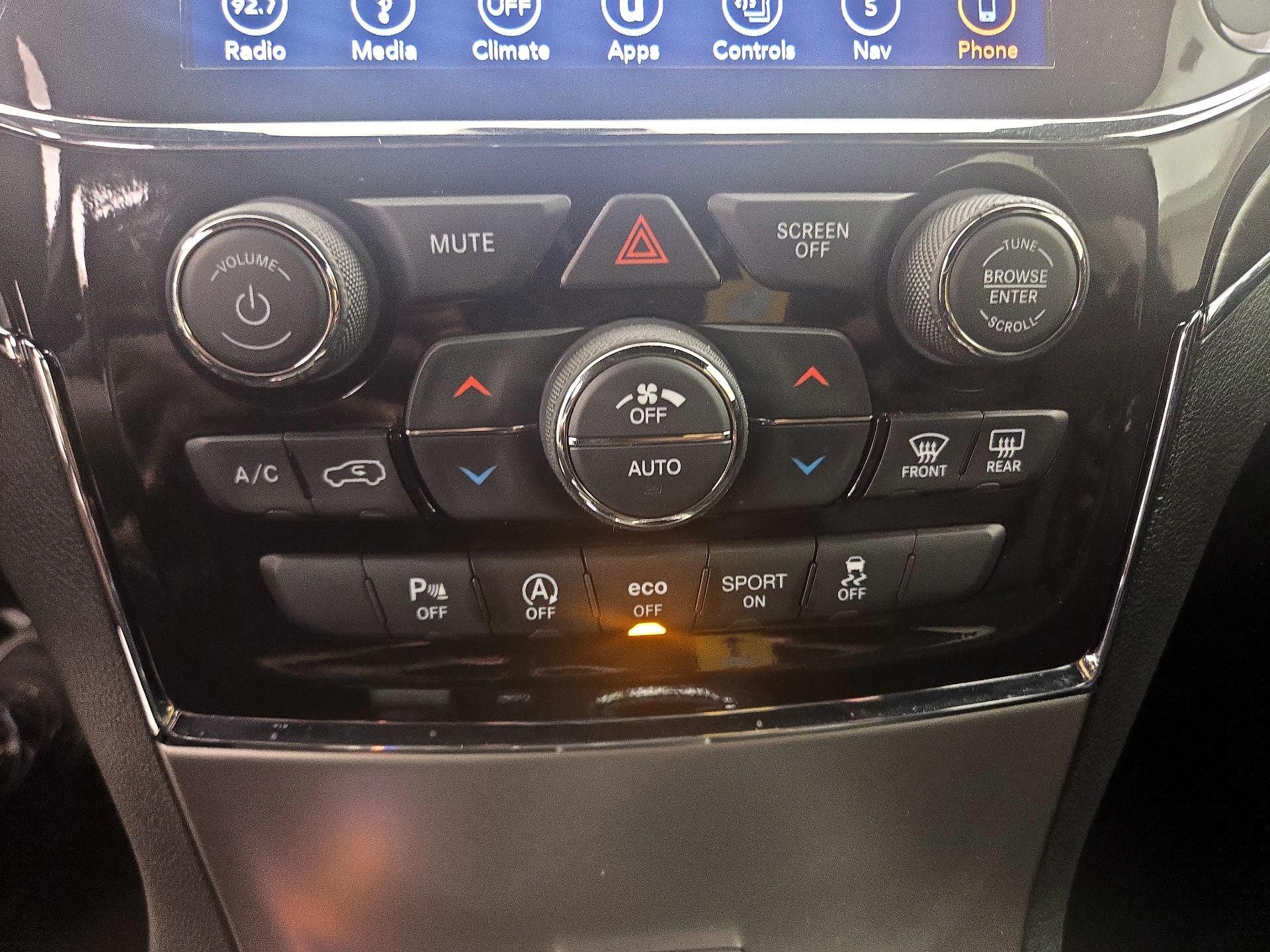 Thumbnail: 2019 Jeep Grand Cherokee - 17