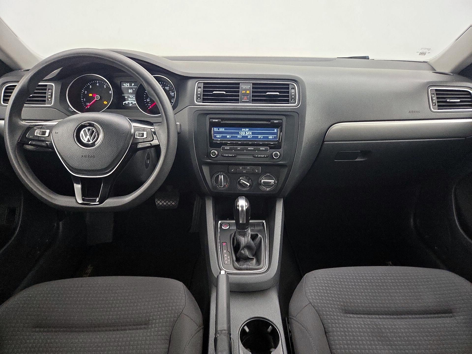 Thumbnail: 2015 Volkswagen Jetta - 9