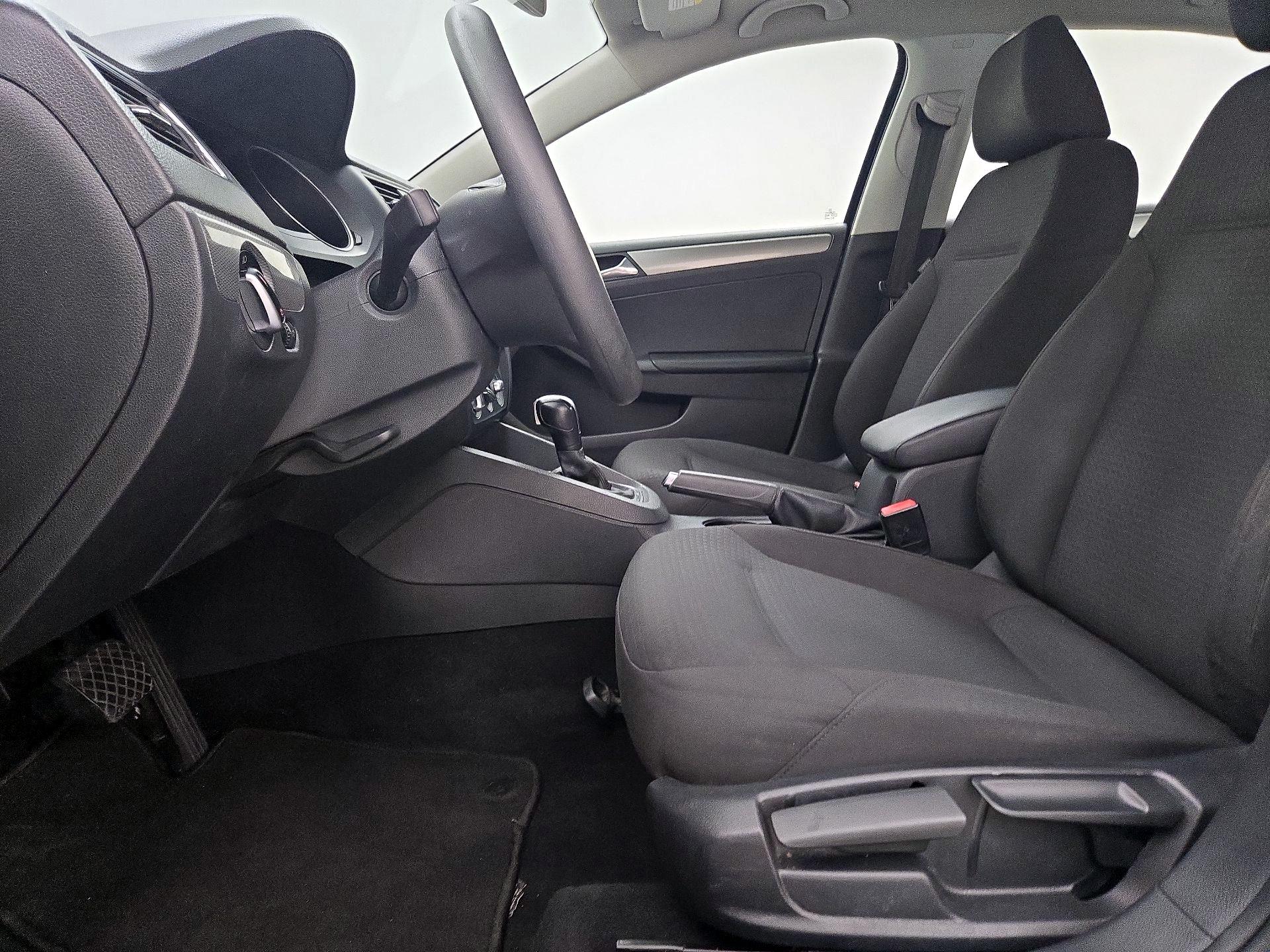 Thumbnail: 2015 Volkswagen Jetta - 11