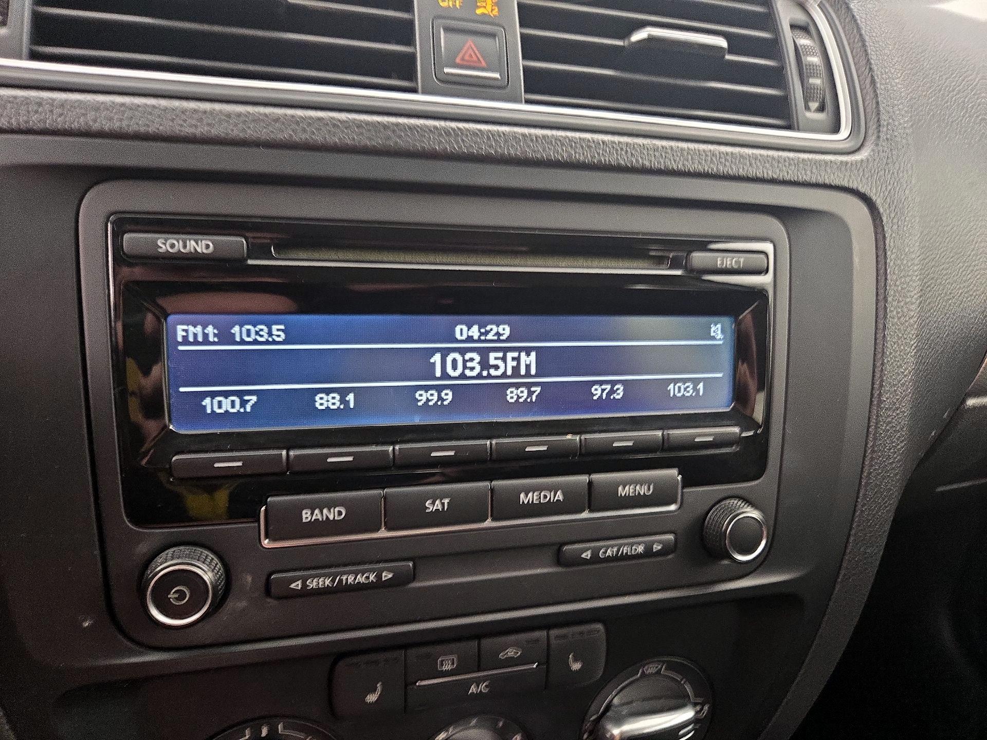 Thumbnail: 2015 Volkswagen Jetta - 14