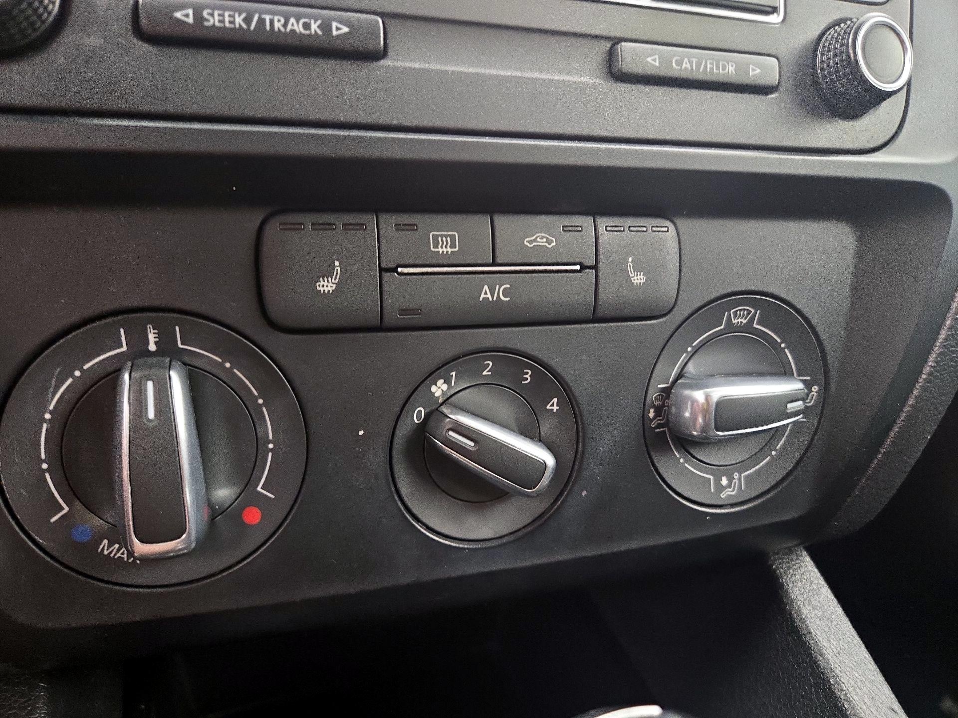 Thumbnail: 2015 Volkswagen Jetta - 15