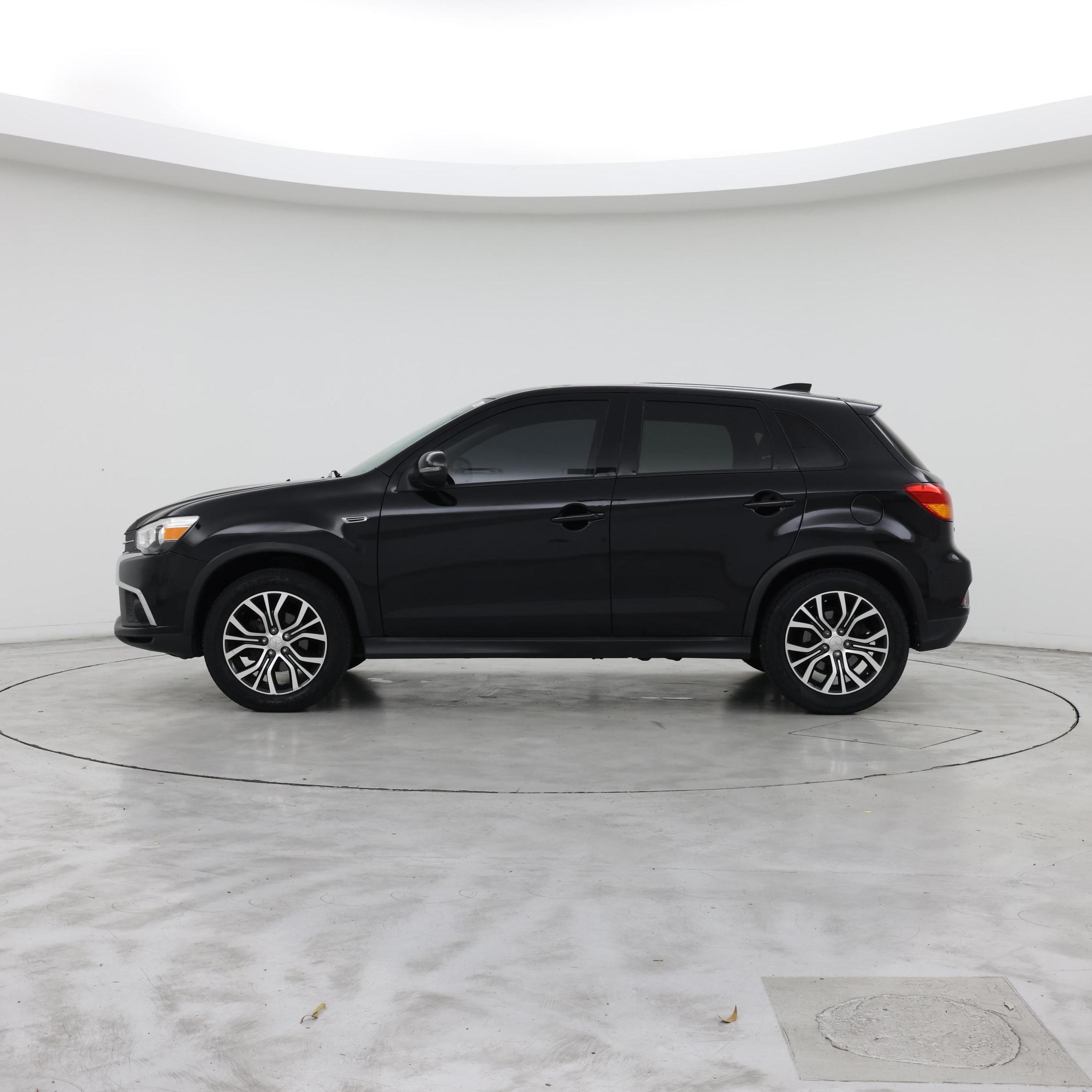 Thumbnail: 2018 Mitsubishi Outlander Sport - 3