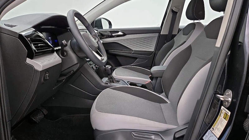 2022 Volkswagen Taos S 11