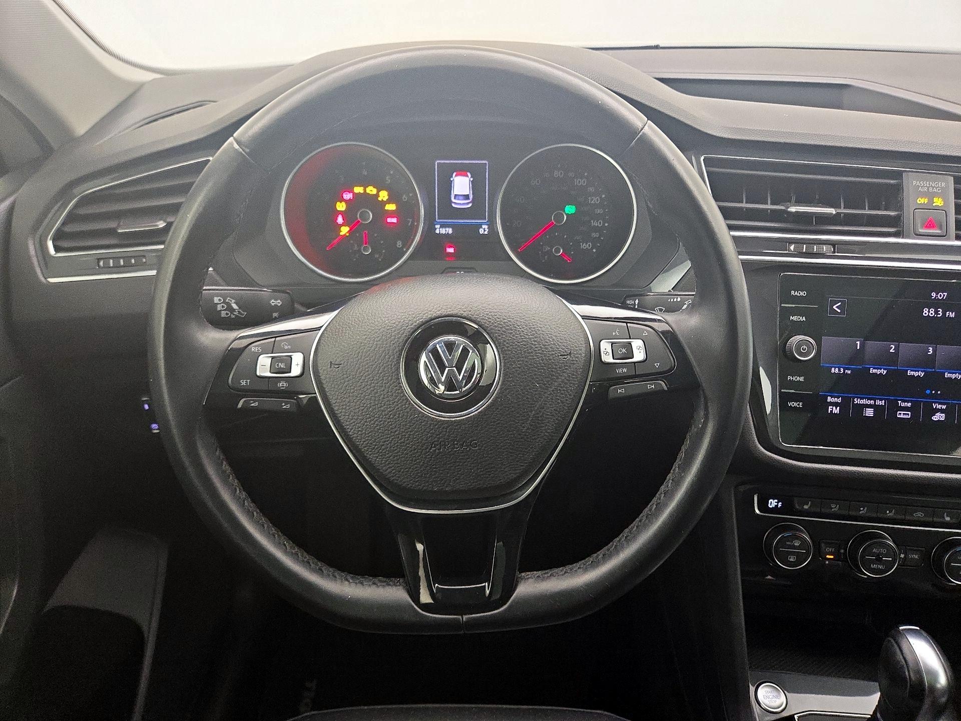 Thumbnail: 2019 Volkswagen Tiguan - 10