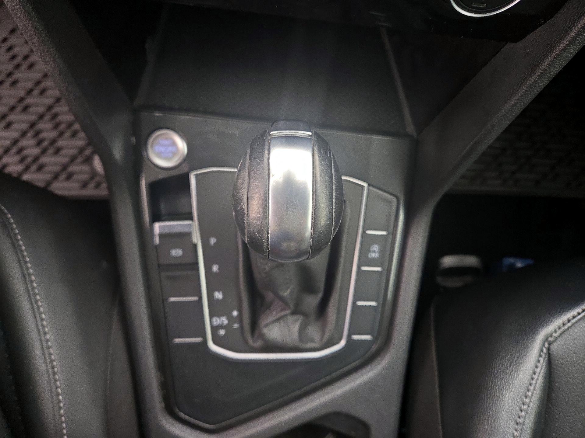 Thumbnail: 2019 Volkswagen Tiguan - 17