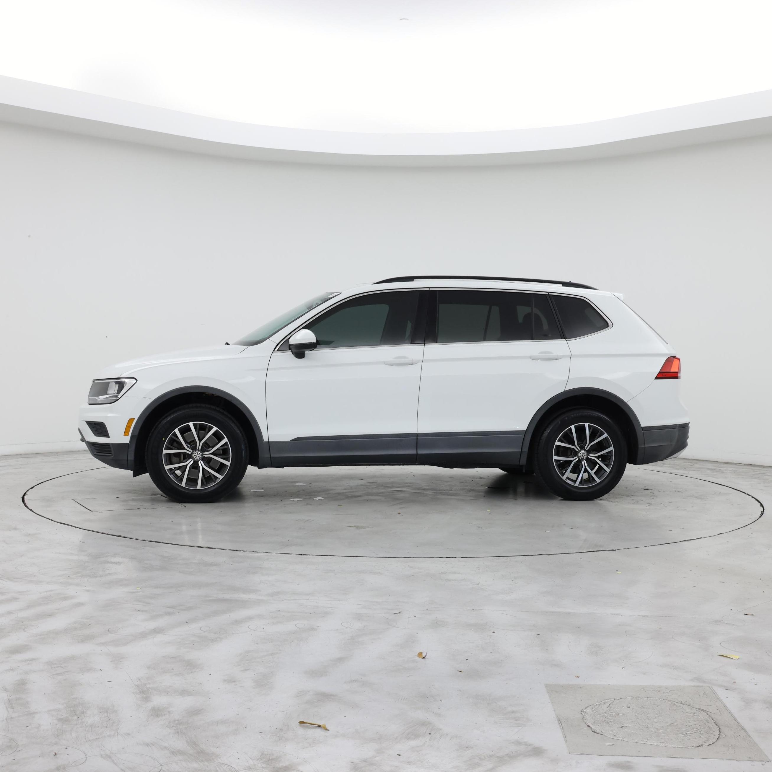 Thumbnail: 2019 Volkswagen Tiguan - 3