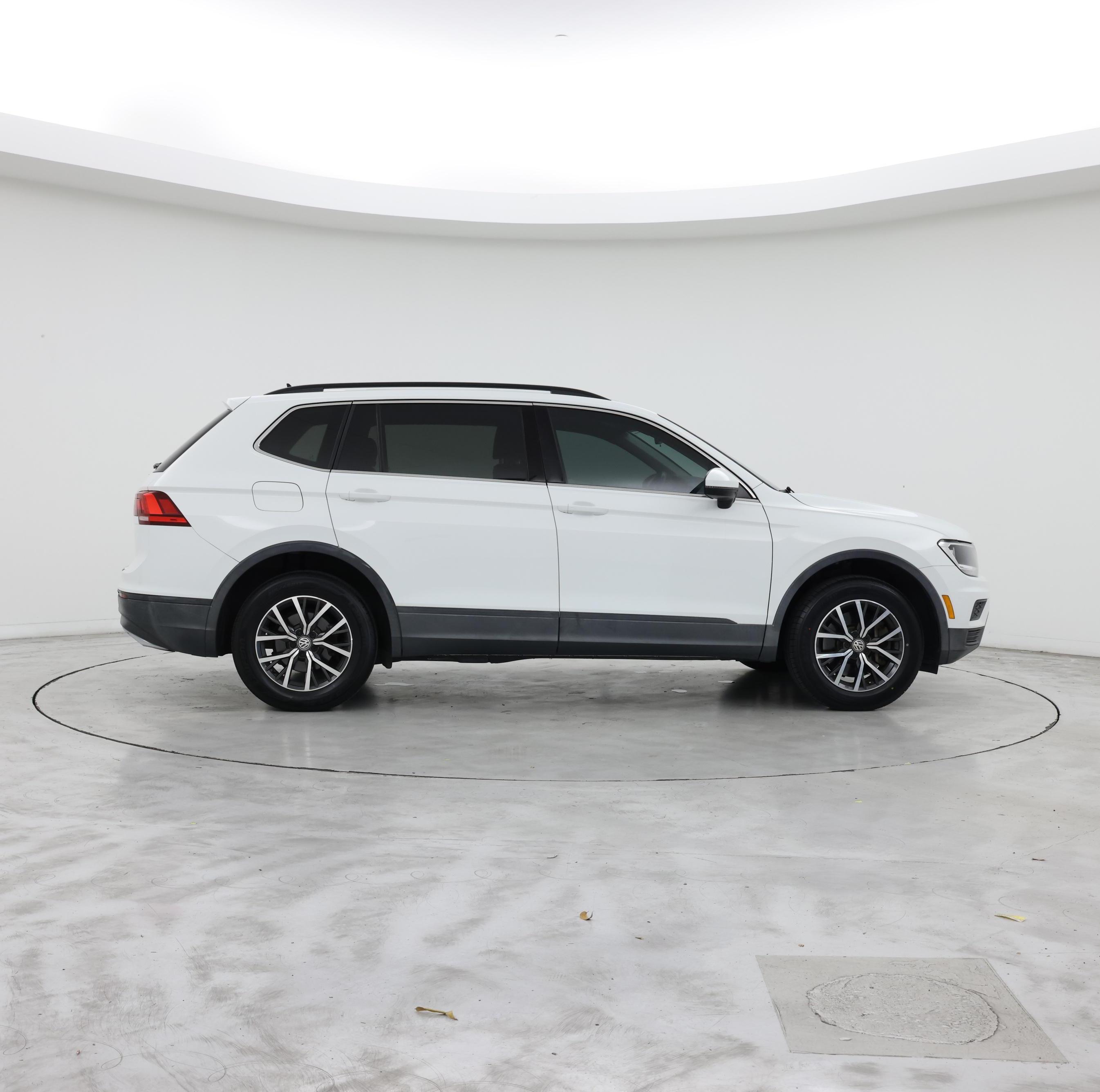 Thumbnail: 2019 Volkswagen Tiguan - 7