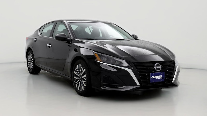 2024 Nissan Altima SV Hero Image