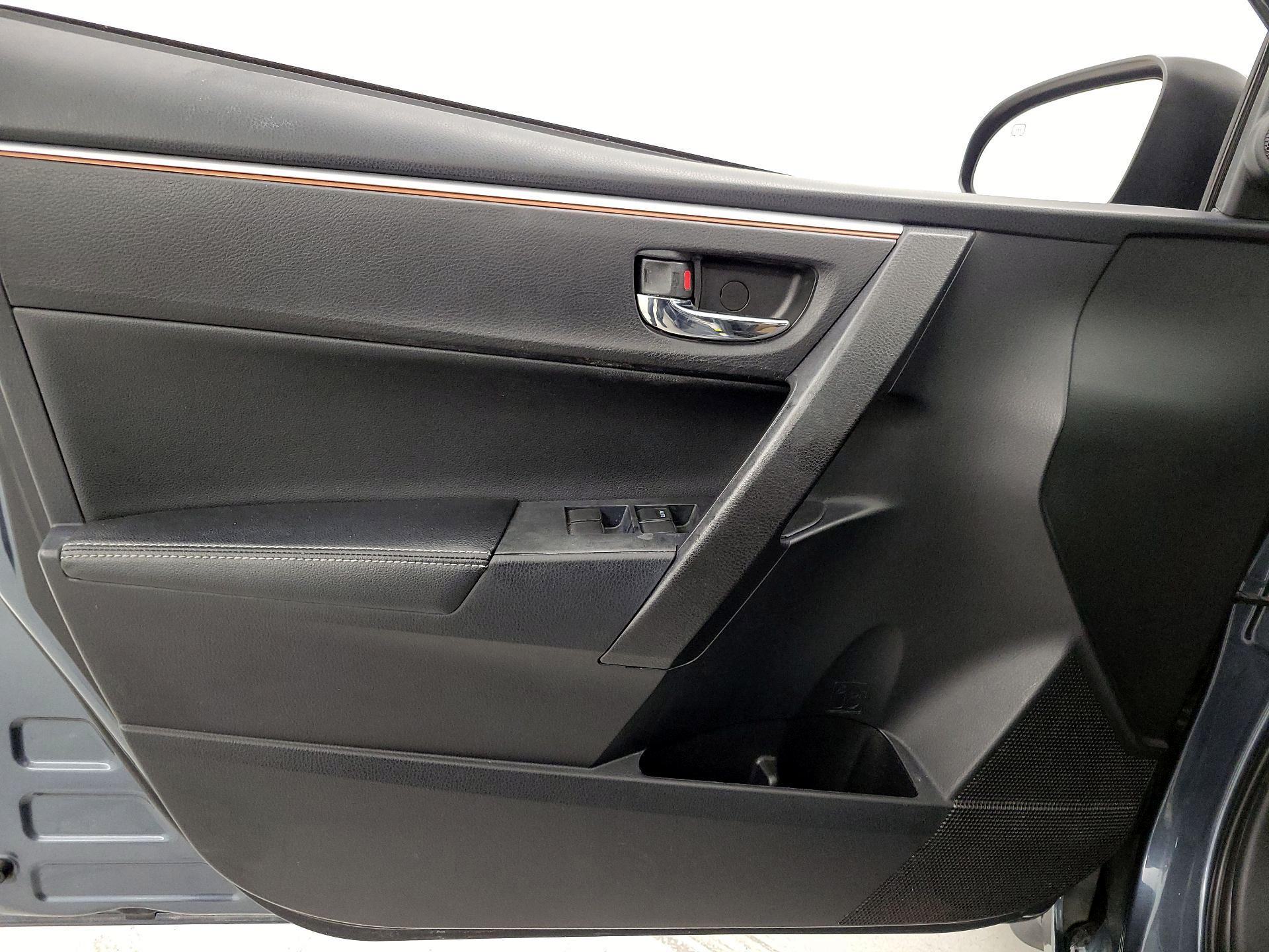 Thumbnail: 2016 Toyota Corolla - 12